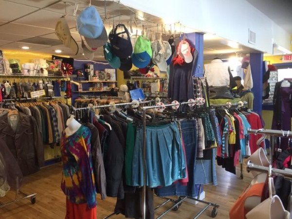 Vermont thrift store selling donated clothes and hats